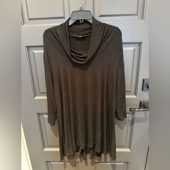 Black cow neck top - Picture 2 of 3